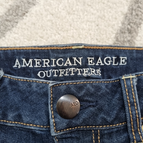 AMERICAN EAGLE OUTFITTERS "Shortie" Super Stretch Denim Shorts, Size US6 - Picture 4 of 10